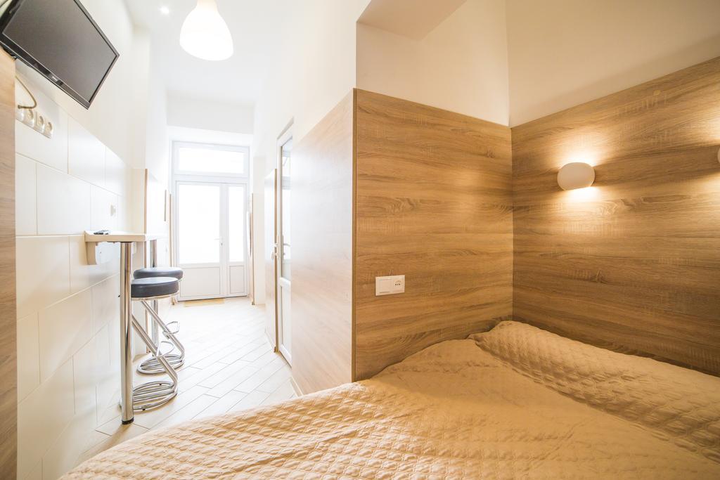 Apartment On Kulisha 29-А 利沃夫 外观 照片